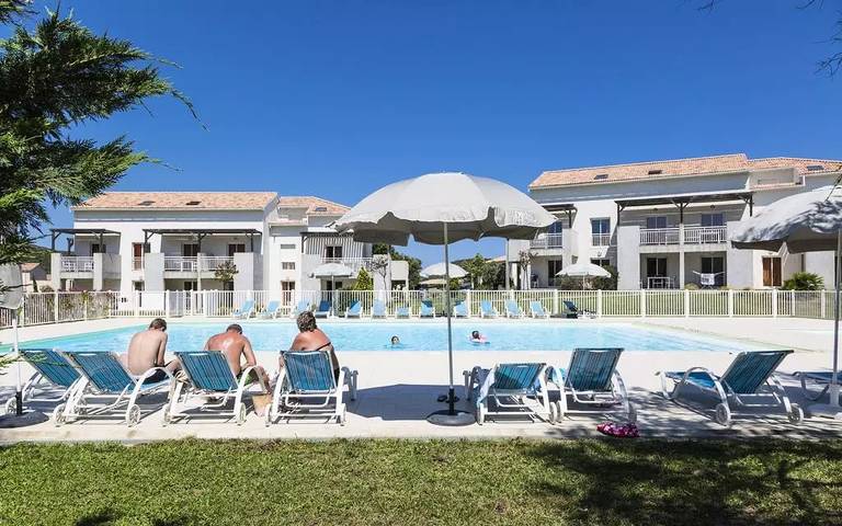 Gîte pour 10 personnes, avec piscine à Oletta - 2