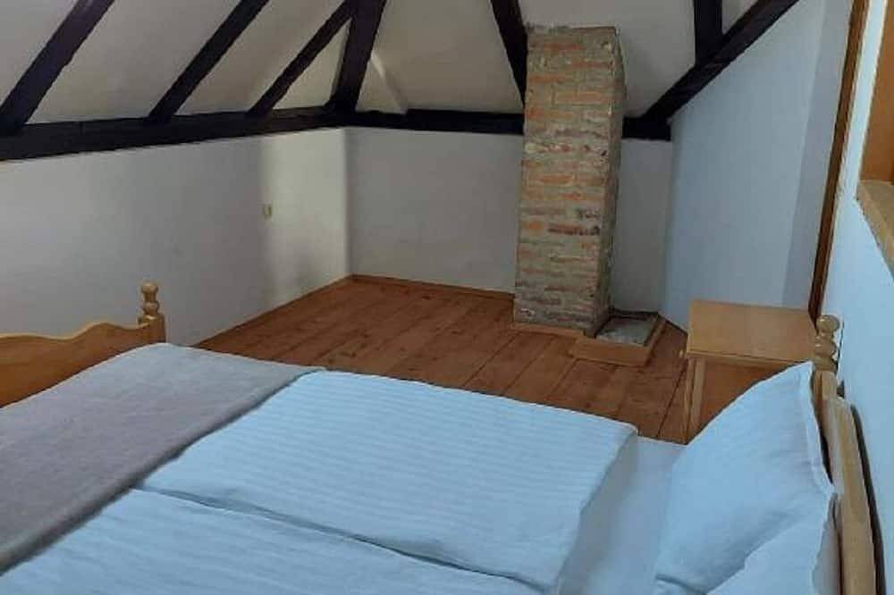 Escape to Tranquility: Stunning Panoramic Views & Outdoor Jacuzzi- Pet friendly. in Osijek-Baranja