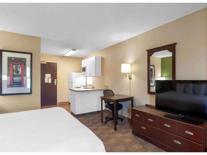 Apartamento entero, 1 Cama Tamaño Queen | Para No Fumadores, Cocina in Lago Ontario