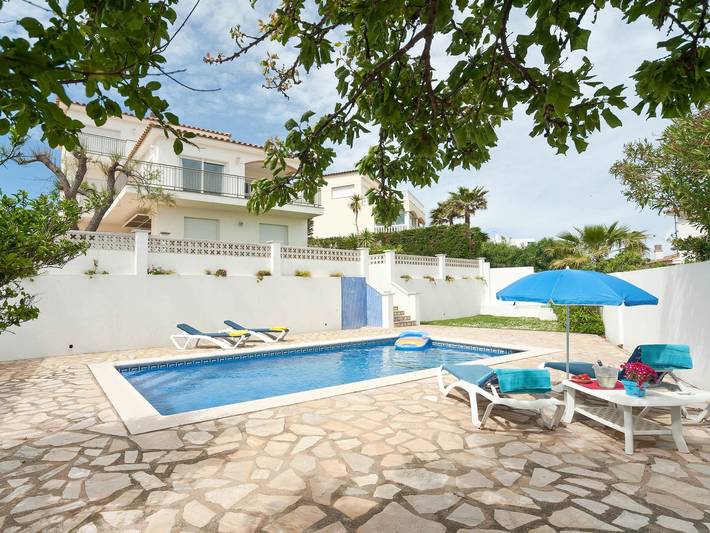 Ferienhaus mit Meerblick für 6 Personen, mit Meerblick und Pool sowie Garten