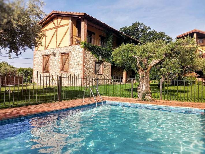 Casa rural para 2 personas, con piscina además de vistas al lago y jardín en La Vera - 2