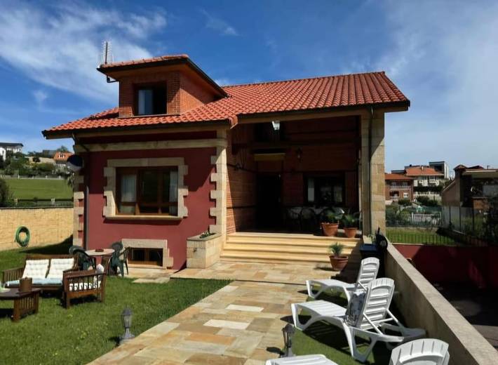 Ferienhaus für 12 Personen, mit Garten und Ausblick - 1