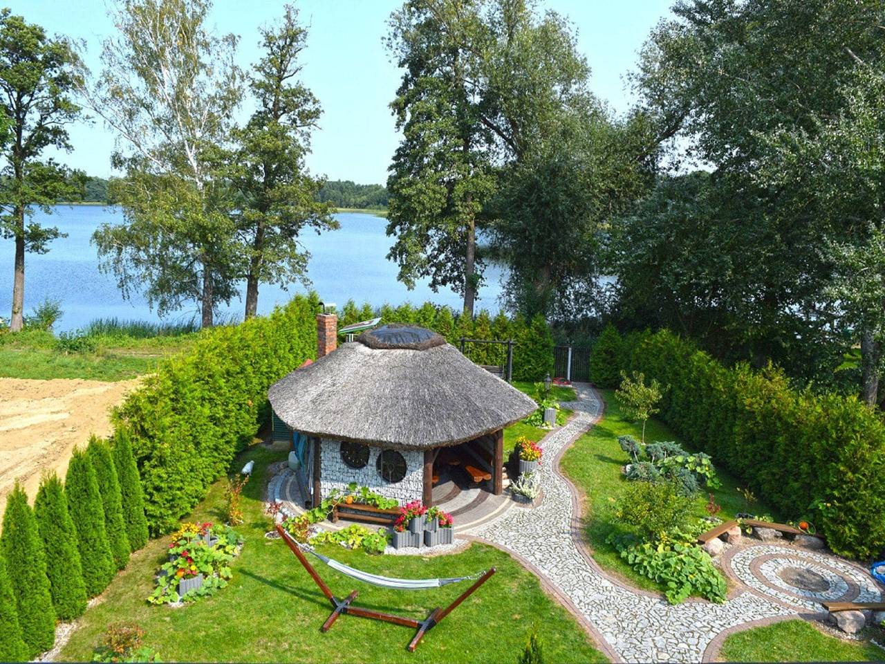Ferienhaus mit Garten, direkt am See in Kreis Schwiebus