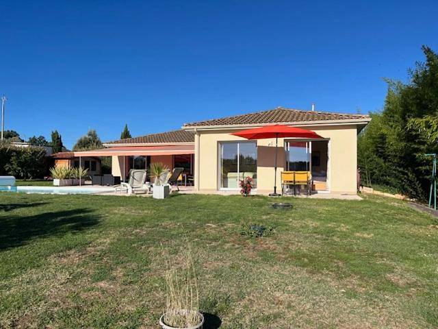 Location de vacances pour 4 personnes, avec terrasse et vue à Saint-Même-les-Carrières - 3