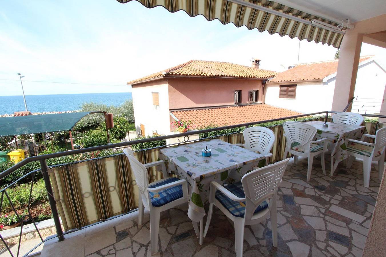 Cijeli apartman, Charmantes Apartment nur 400 Meter zum Strand mit Meerblick, Grillbereich, Klima, Wifi in Rovinj (Istra), Rovinj