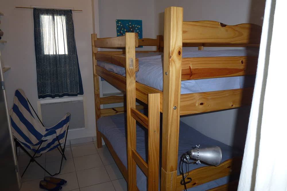 Fishermans house in de hart of the lovely and authentic village of Bouzigues in Bouzigues, Côte d'Améthyste