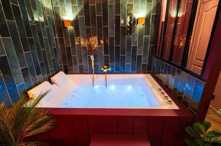 Gîte pour 2 personnes, avec jacuzzi à Villeurbanne - 3