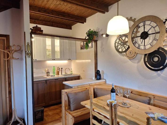 Gîte pour 2 personnes, avec vue et balcon à Pievepelago