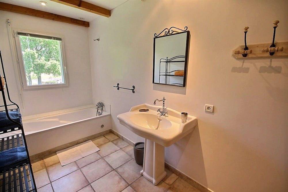 In Provence, tegenover Luberon, Een Kleine Hoek Van Paradijs, Privé Villa Voor 6 Pers in Cabrières-d'Avignon, Parc naturel régional du Luberon