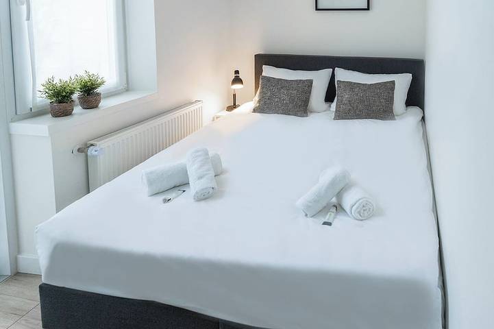 Appartement entier, Situé à quelques pas des boutiques, restaurants et transports en commun, cet appartement constitue le point de départ idéal pour découvrir la ville. Que vous voyagiez pour le travail ou les loisirs, vous apprécierez son emplacement central. in Eindhoven, Brabant-Septentrional