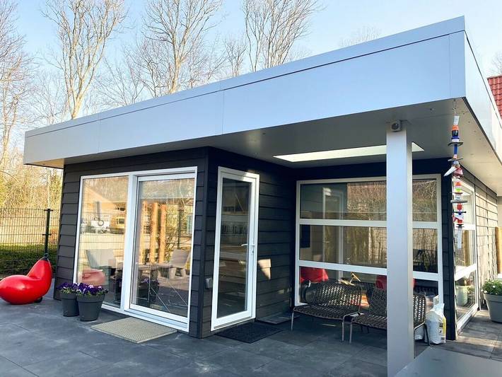Bungalow voor 4 personen, met Terras en Tuin in Zoutelande