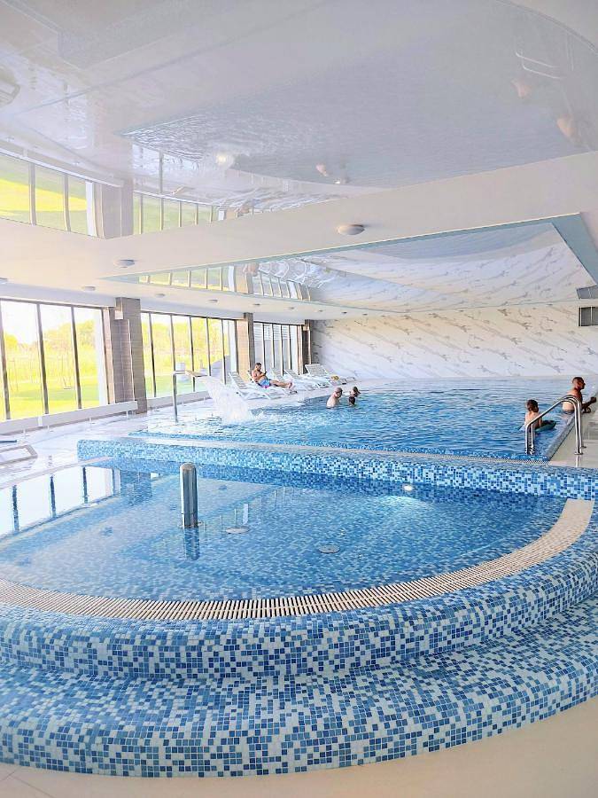 Apartament wakacyjny dla 2 osób, z sauna i widok oraz basen i taras, zwierzęta dozwolone w Dziwnów