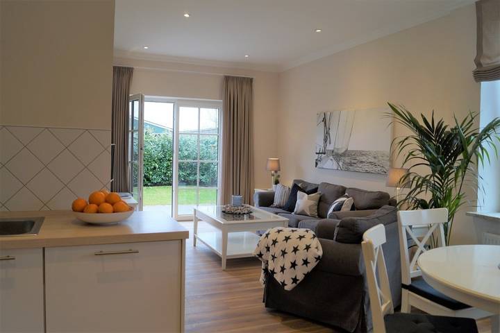 Ferienwohnung für 4 Personen, mit Ausblick und Garten, mit Haustier in Westermarkelsdorf