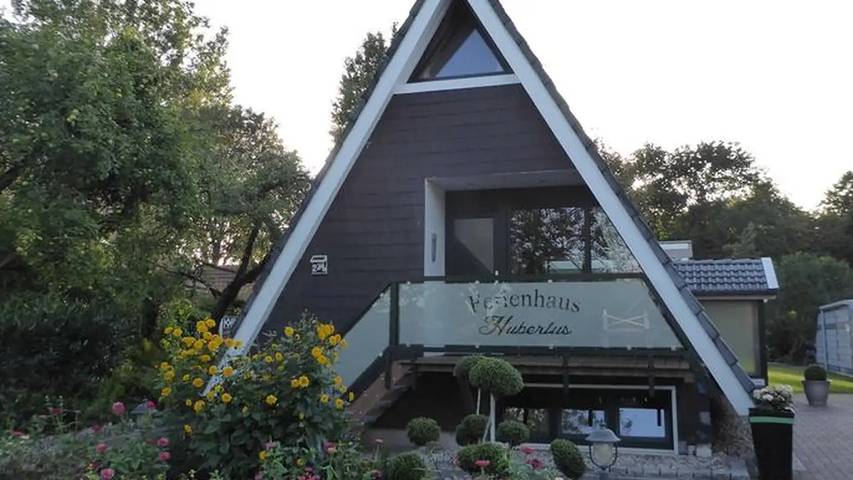 Ferienhaus für 5 Personen, mit Balkon und Terrasse sowie Garten in Leer und Umgebung