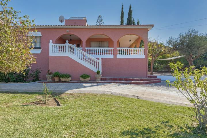 Ferienhaus 'Casa Los Manantiales' mit Bergblick, Wi-Fi und Klimaanlage in Alhaurín de la Torre, Cordillera Penibética