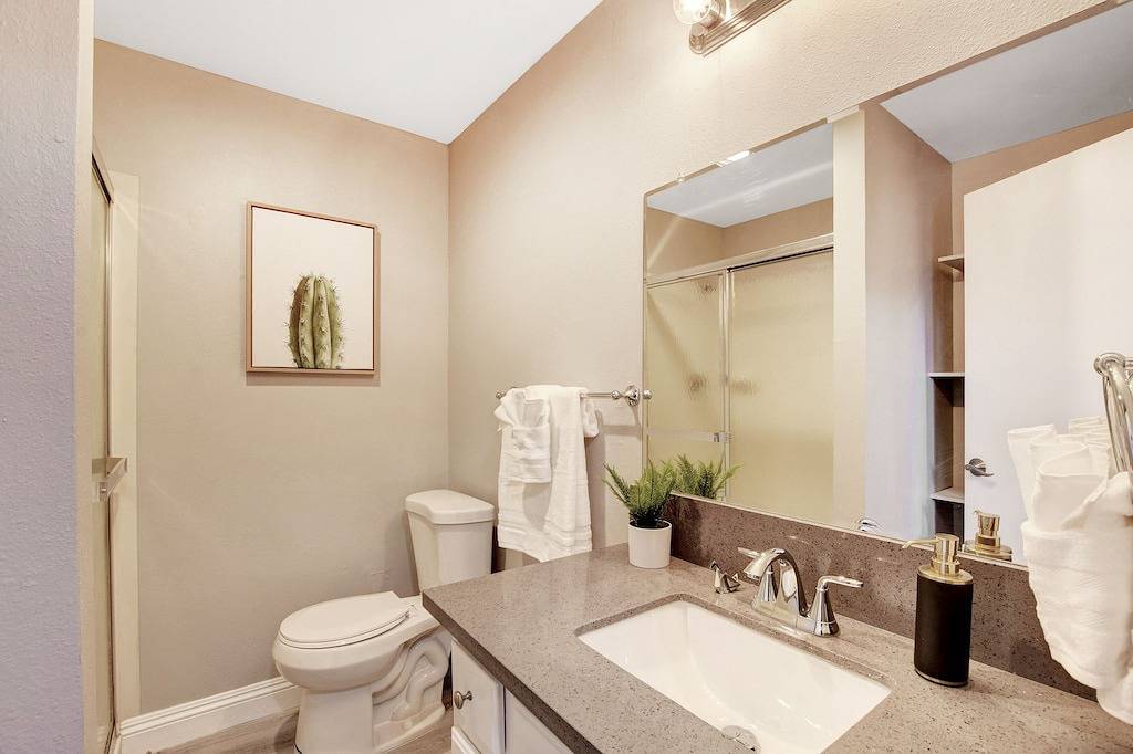 Modern Lockdown-7 Bd with Pool & Spa 30+ Day Home! in Winchester (NV), Nevada