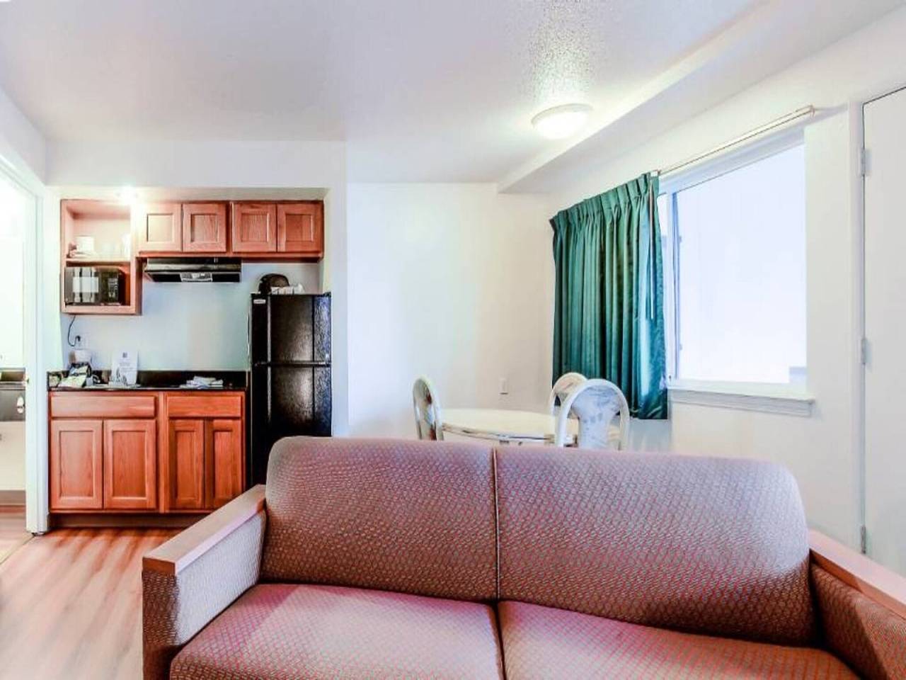 1 Queen Bed | Kitchen Non-smoking in Coos Bay, Coos County