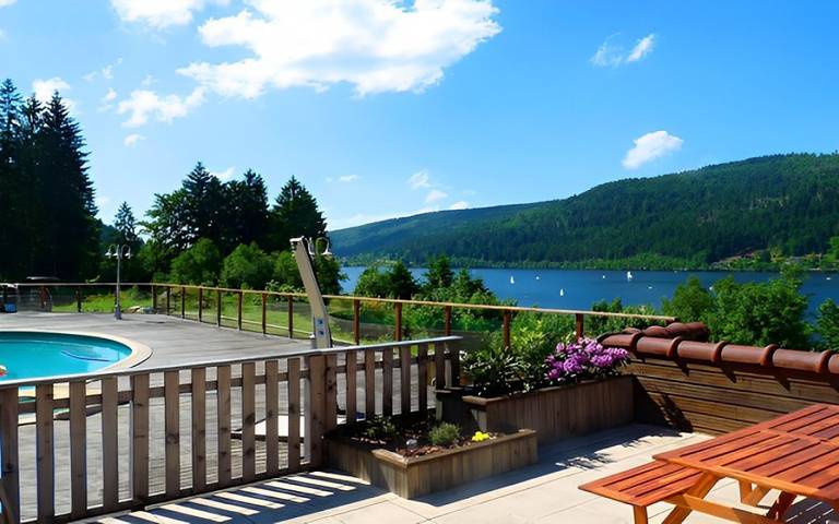 Chambre d’hôte pour 4 personnes, avec piscine ainsi que vue sur le lac et terrasse dans les Vosges - 2