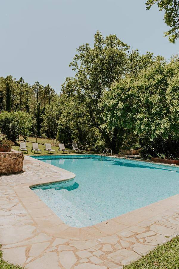 Chambre d’hôte pour 2 personnes, avec vue ainsi que piscine et jardin, adapté aux familles à Montauroux - 2