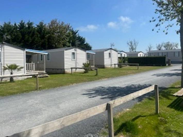 Camping pour 6 personnes, avec bassin pour enfant et terrasse en Normandie - 4