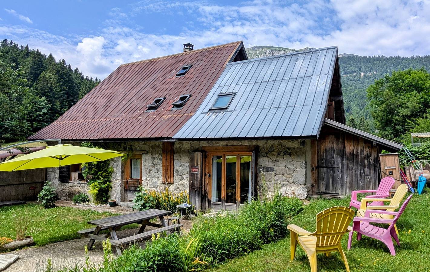 Gîte dans un chalet typique montagne au cœur de la Chartreuse in Saint-Pierre-d'Entremont, Isère