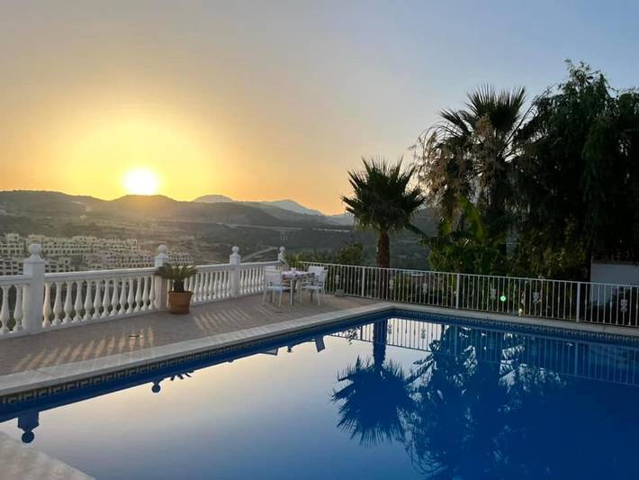 Chalet para 9 personas, con piscina además de balcón y vistas en Valle Romano