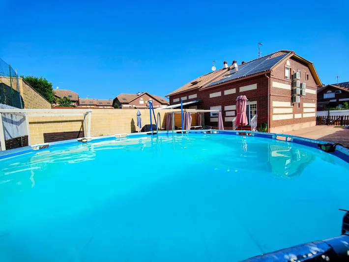 Maison de vacances pour 12 personnes, avec jardin et piscine - 1