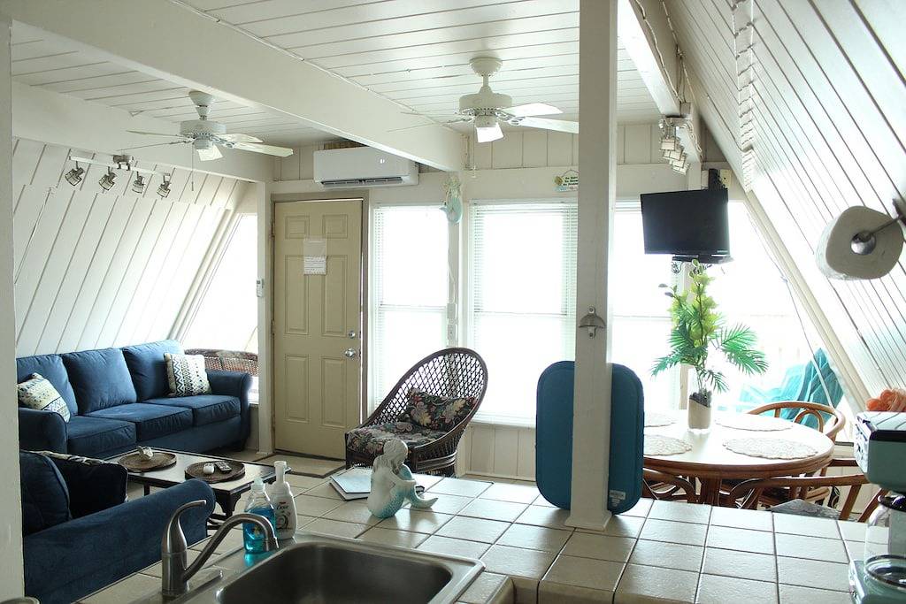 Blue Mermaid Beach Front House in Brazoria County