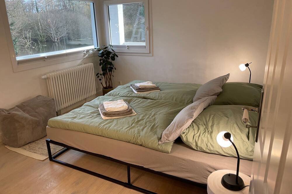 Seebungalow-Traar: Mit Steg, Hot Tub & Kamin in Krefeld, Niederrhein