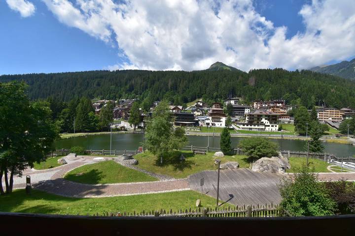 Gîte pour 4 personnes, avec vue sur le lac et balcon, animaux acceptés à Madonna di Campiglio - 2