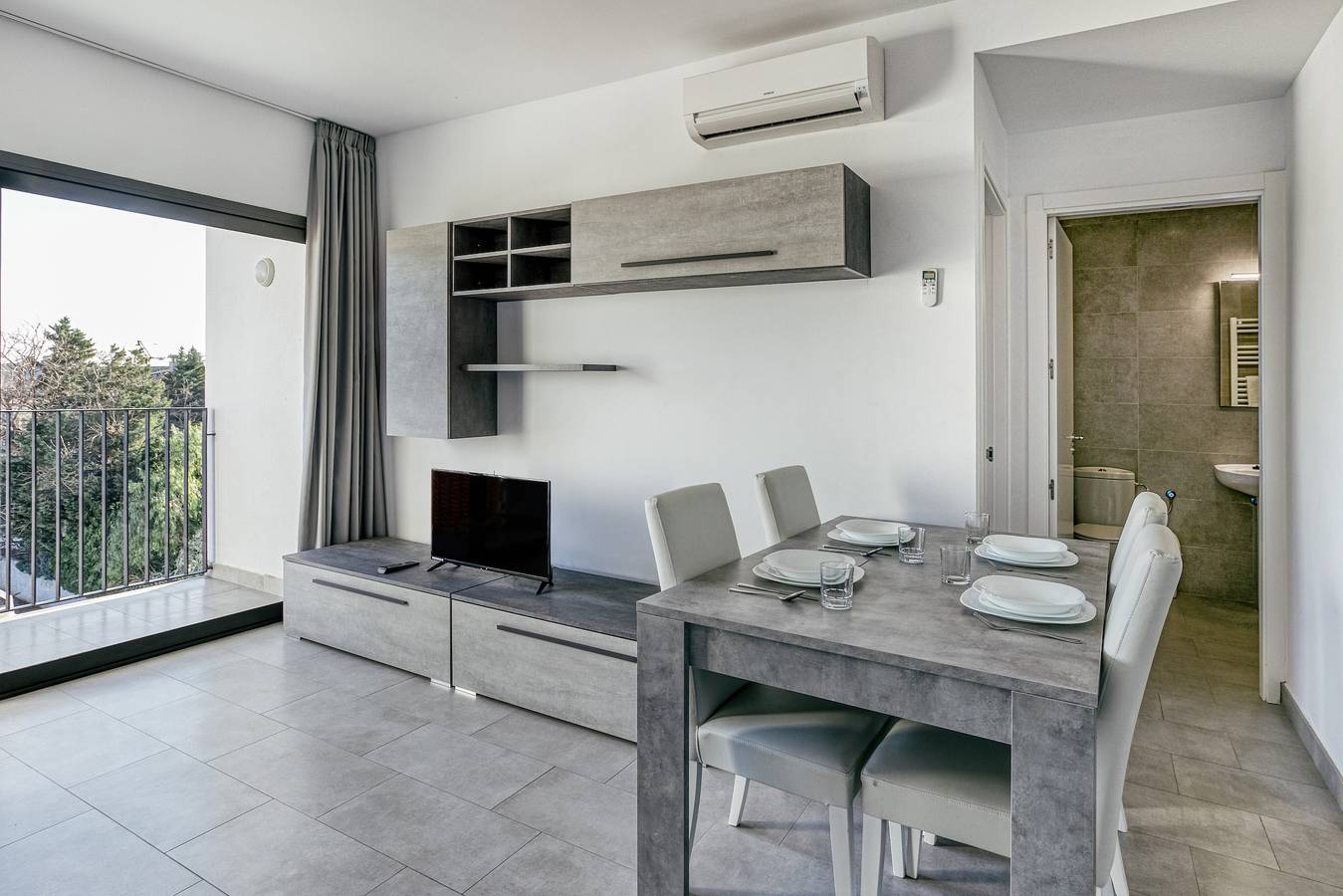 Apartamento "Giuliano Superior" con balcón y Wi-Fi in Castellón de Ampurias, Alt Empordà