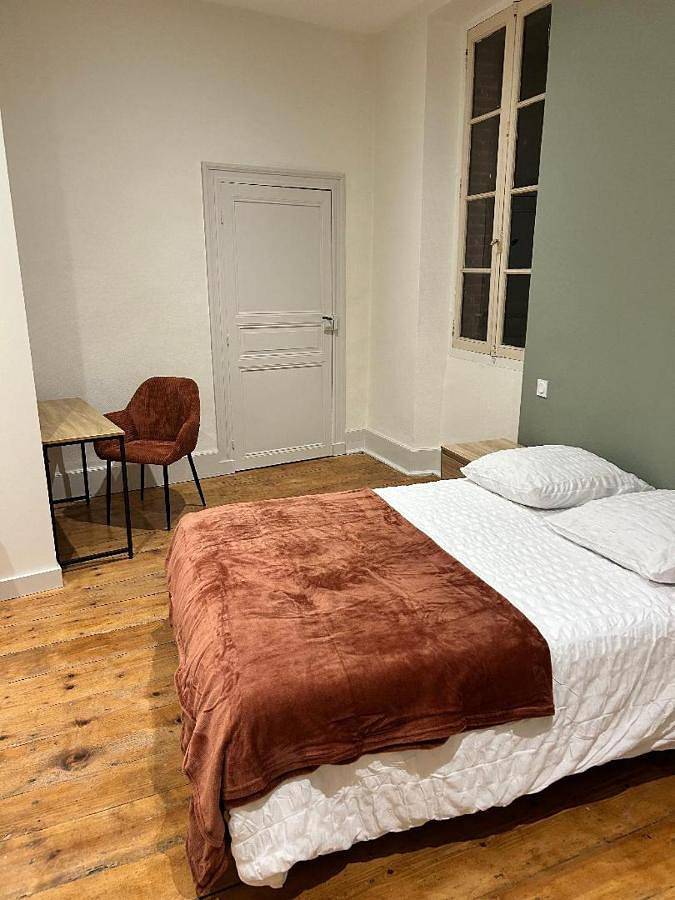 Double Room with Private Bathroom in Vic-en-Bigorre, Hautes-Pyrénées