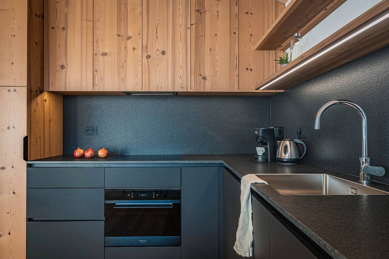 Ganze Wohnung, Ferienwohnung 'Stella Alpina' mit Bergblick, Wi-Fi und Klimaanlage in Cavedago, Brentagruppe