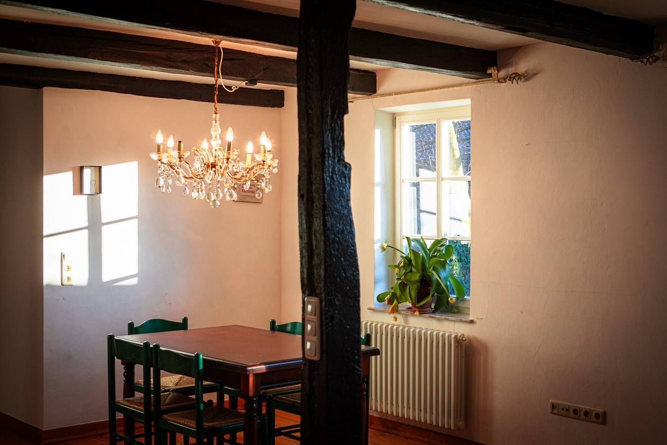 Ganze Wohnung, Wunderschöne Ferienwohnung am Gänsemarkt – Ruhe & Charme im historischen Fachwerkhaus in Meinhard, Werratal