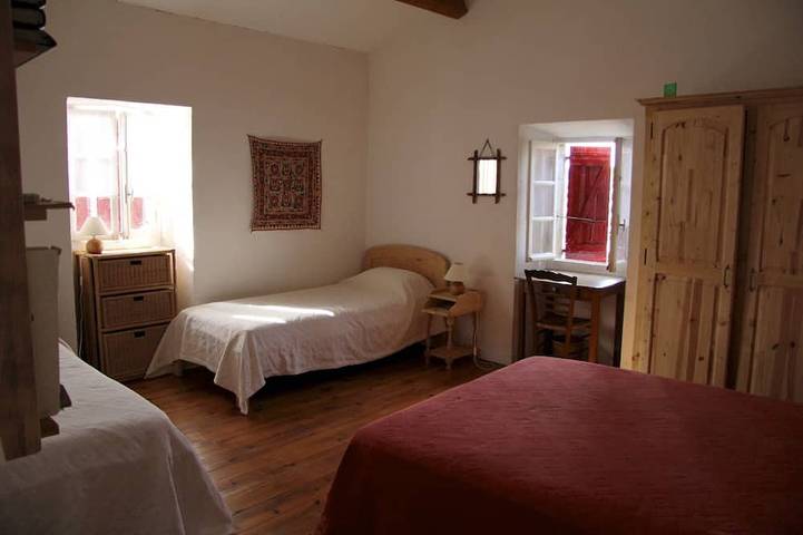 Location de vacances pour 6 personnes, avec balcon et jardin à Chambonas - 3