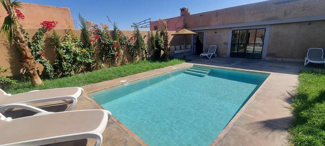 Villa pour 8 personnes, avec piscine et jardin - 1