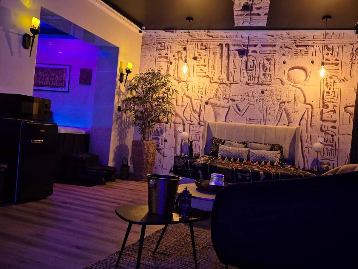 Chambre Spa Toutankhamon in Solesmes, Département Nord