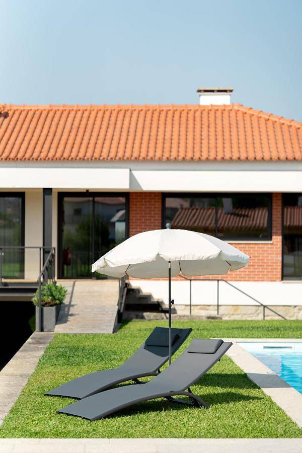 Location de vacances pour 10 personnes, avec vue ainsi que piscine et jardin dans Castelo do Neiva - 3