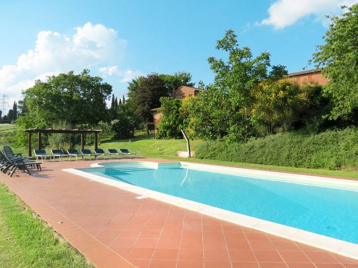 Ferienhaus für 25 Personen, mit Balkon und Terrasse sowie Garten und Ausblick am Lago Trasimeno