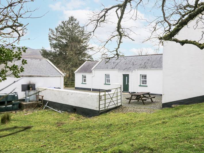 Cottage for 2 people, with garden, with pets in Northern Ireland