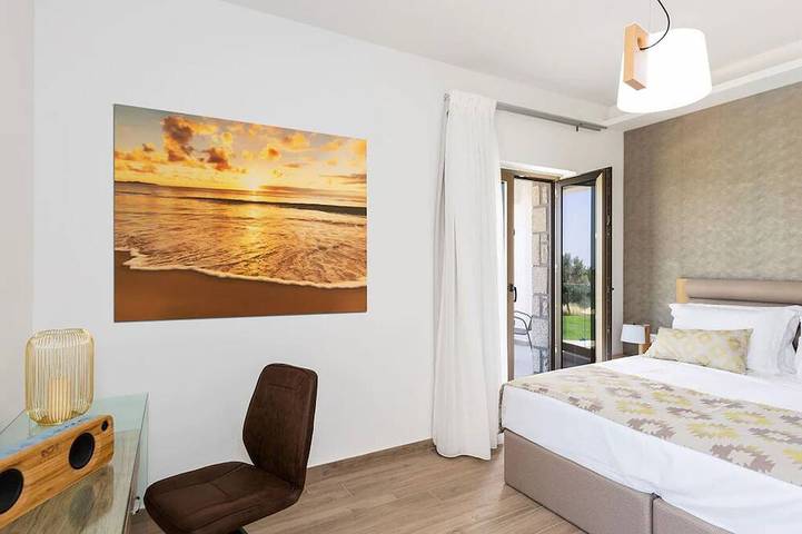 Gloednieuwe villa, geweldig uitzicht op zee, totale privacy, 65m2 zwembad, dichtbij voorzieningen in Rethymno en omgeving