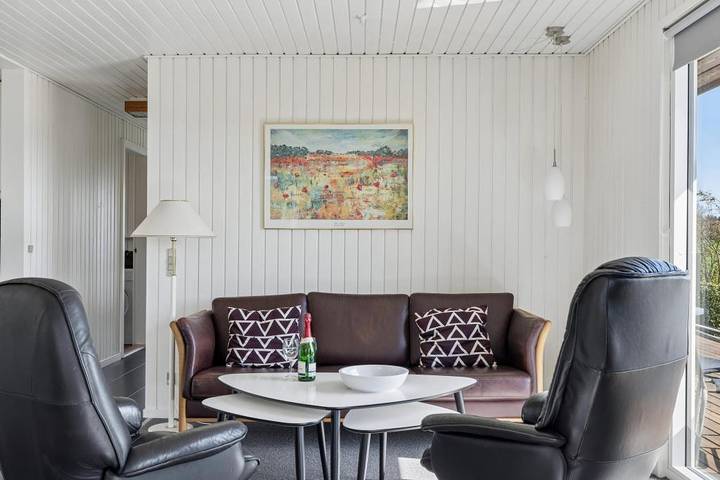 Gemütliches Ferienhaus mit Meerblick am Følle Strand in Følle Strand, Süddjursland