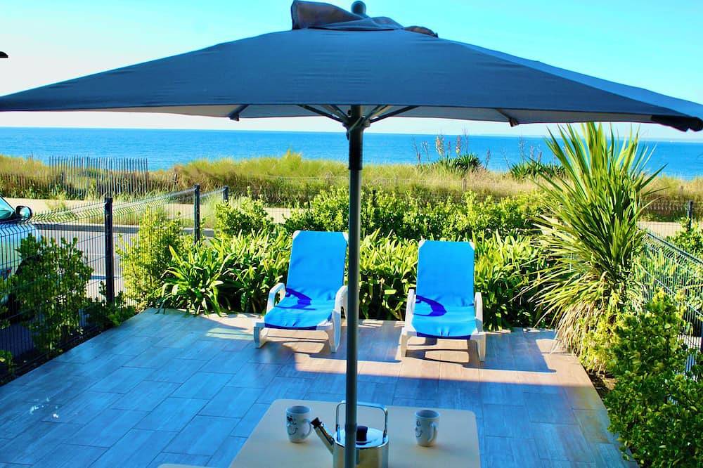Seafront, Magnificent 180° Sea View, High Standard, Garden and Private Parking in Barneville-Carteret, Côte de la Déroute
