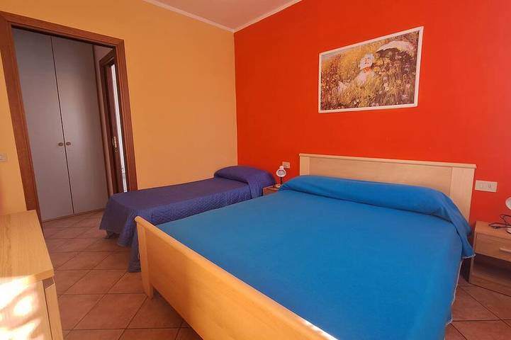 Ganze Wohnung, Ferienwohnung Smeraldo mit 2 Schalfzimmer und 2 Badzimmer in Manerba del Garda, Gardasee-Berge