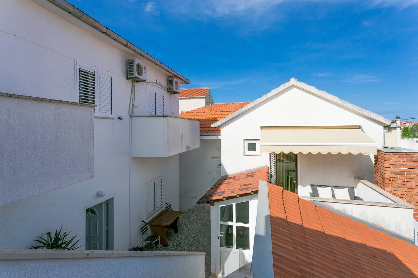 Entire apartment, Three bedroom apartment with terrace and sea view Supetar (Brač) A-20134-c in Supetar, Brac