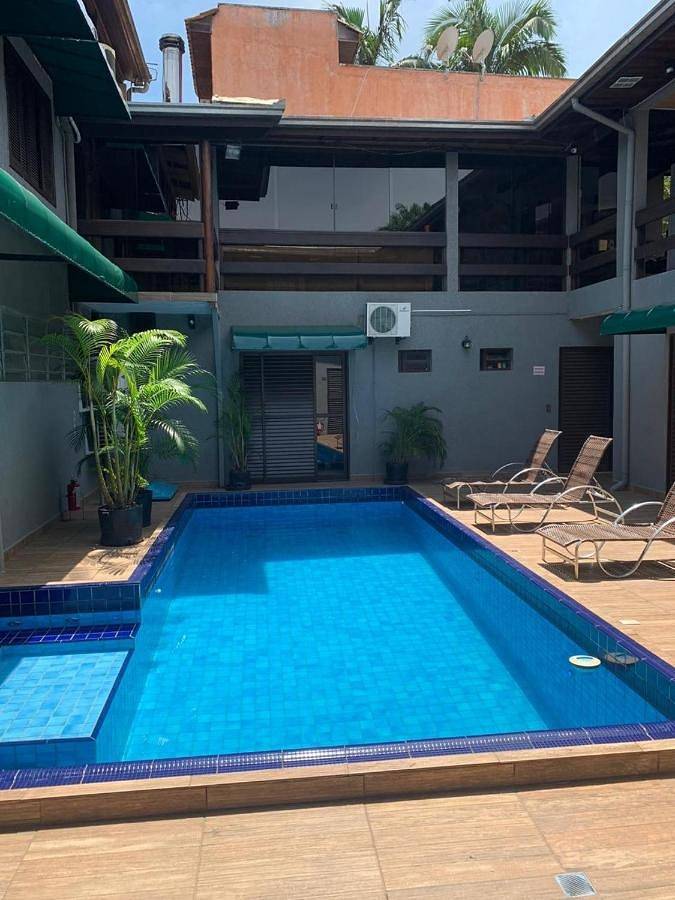 Casas e apartamentos de temporada para 2 pessoas, com piscina e terraço em Morretes