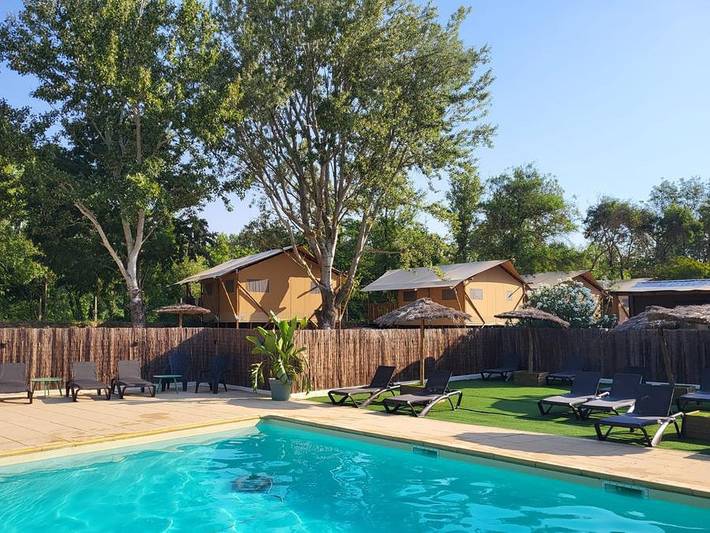 Camping pour 6 personnes, avec Terrasse et Bassin pour enfant près du Canal du Midi