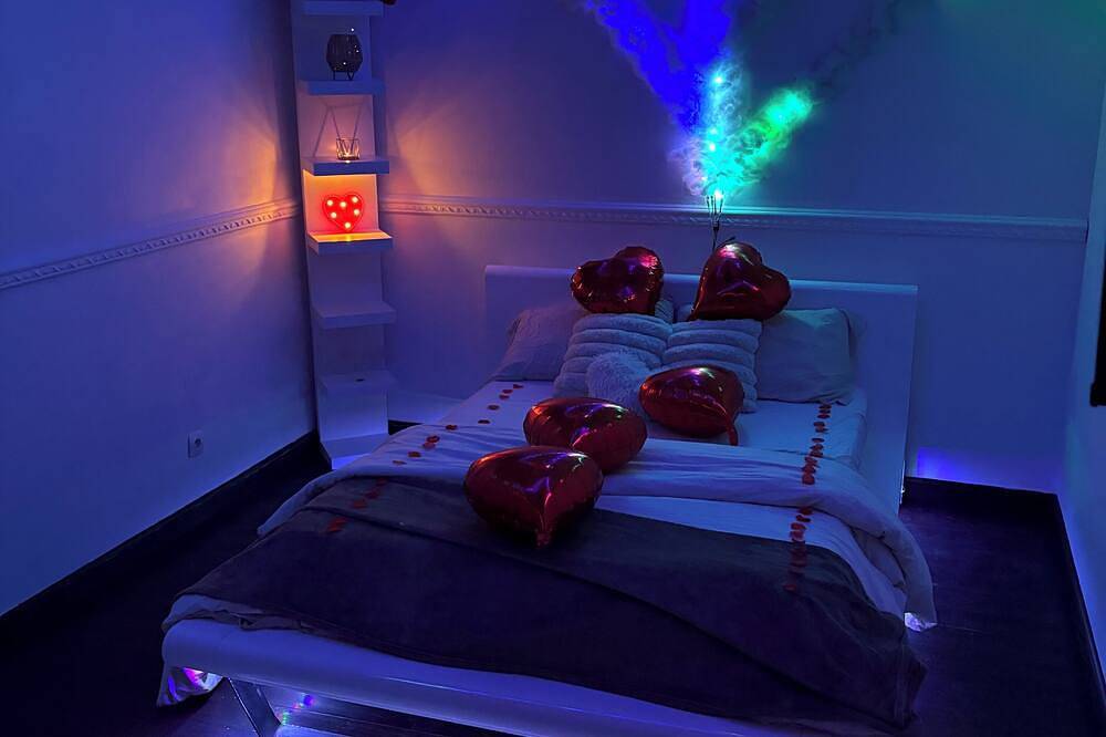 Love room ❤️ in Le Blanc-Mesnil, Sena-Saint Denis