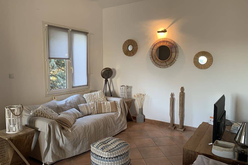 Superb vacation villa (fully renovated) in the heart of the Luberon in La Roque-sur-Pernes, Vaucluse