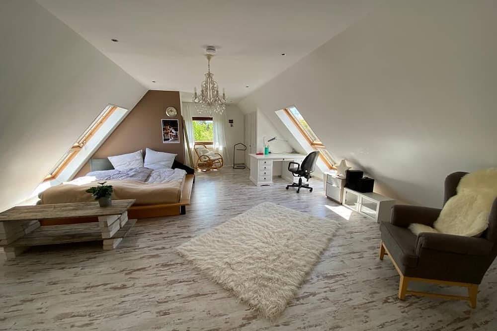 Ganze Wohnung, Große, Lichtdurchflutete Wohnung mit Dachterrasse und Sauna in Schloß Holte-Stukenbrock, Nordrhein-Westfalen
